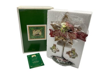 Pocket Dragon ""Peace on Earth" Tree Topper Limited Edition Christmas Collectibl