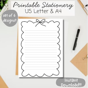 Puede incluir: Papelería imprimible con un borde festoneado y páginas rayadas. La imagen incluye el texto "Printable Stationery US Letter & A4" y "set of 6 designs!!". También se ven un bolígrafo negro y un sobre.