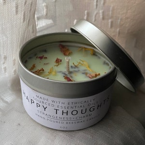 Pensieri felici / Tutta la cera di soia naturale e le erbe essiccate / Olio essenziale infuso / 6 once.