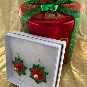 Christmas Earrings, red earrings, green earrings, cotton floss, crochet, handmade earrings 1.5 in earrings