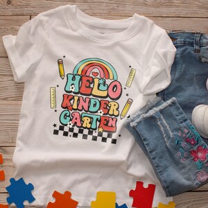 Hallo Kindergarten Grad Kleinkind Shirt, Erster Schultag Shirt | Kinder Back To School Shirt | Willkommen zurück in der Schule