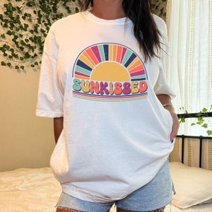 Sunkissed Shirt Comfort Colort Shirt Sunkissed Beachy Tee Shirt Camisas minimalistas de verano Beach Comfort Colors® Mujer