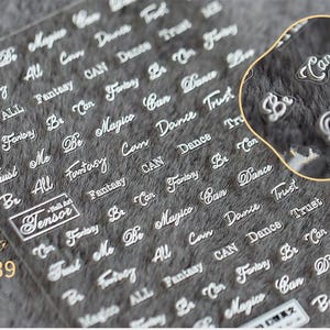 Pegatinas para uñas con letras blancas en inglés - Pegatinas para uñas autoadhesivas 3D finas para hacer tú mismo
