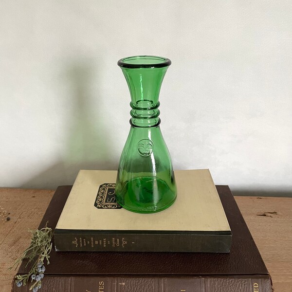 Vintage Green Vase, Green Glass Vase, Green Glass, Vase, Glass Vase, Green Vase, Vintage Vase, Farmhouse Decor, Vintage Decor