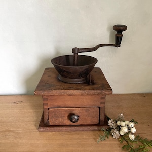 Vintage koffiemolen Franse landelijke keuken Antieke houten koffiemolen Vintage keuken antiek decor Plankdecor