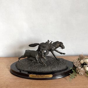 Vintage Horse Wrestling Statue, Resin Horse Figurine, Western Rodeo Statue, Vintage Horse, Vintage Decor, Farmhouse Decor, Antique Decor