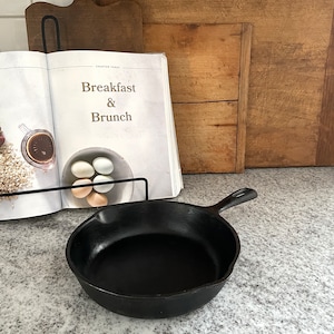 Vintage Skillet, Cast Iron Skillet, 5 Skillet, Black Skillet, Skillet, 8” Skillet, Farmhouse Decor, Kitchen Decor, Primitive Decor