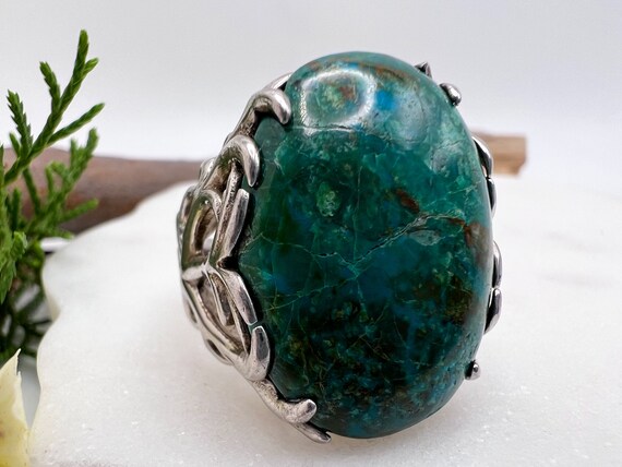 Oversized Statement Ring with Large Green Stone a… - image 4