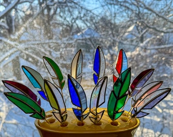 Rustikale handgefertigte Glasmalerei-Feder-Pflanzenstecker, einzeln erhältlich
