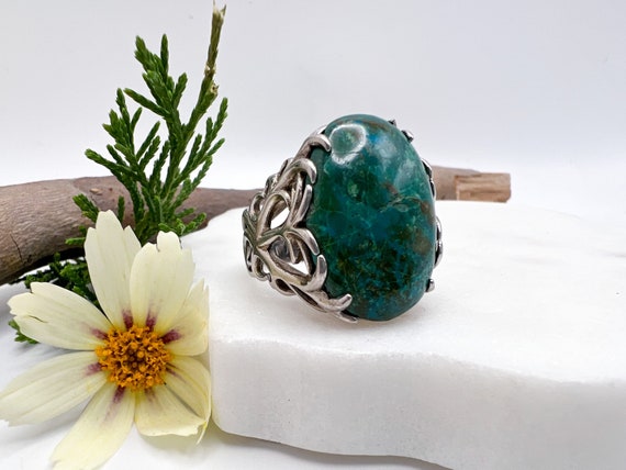 Oversized Statement Ring with Large Green Stone a… - image 1