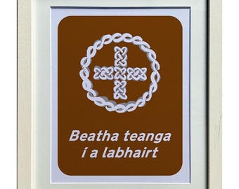 Panneau routier en irlandais : symbole celtique et expression gaeilge | Art mural du patrimoine irlandais