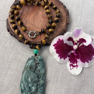 Burmese Jadeite Jade Carved Tiger Pendant on Natural Tiger&#39;s Eye 8mm Beads Necklace Natural Healing Stone