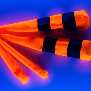 UV-Orange gestreiftes Poi