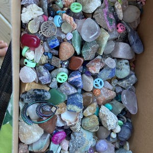 crystal and rock confetti scoops