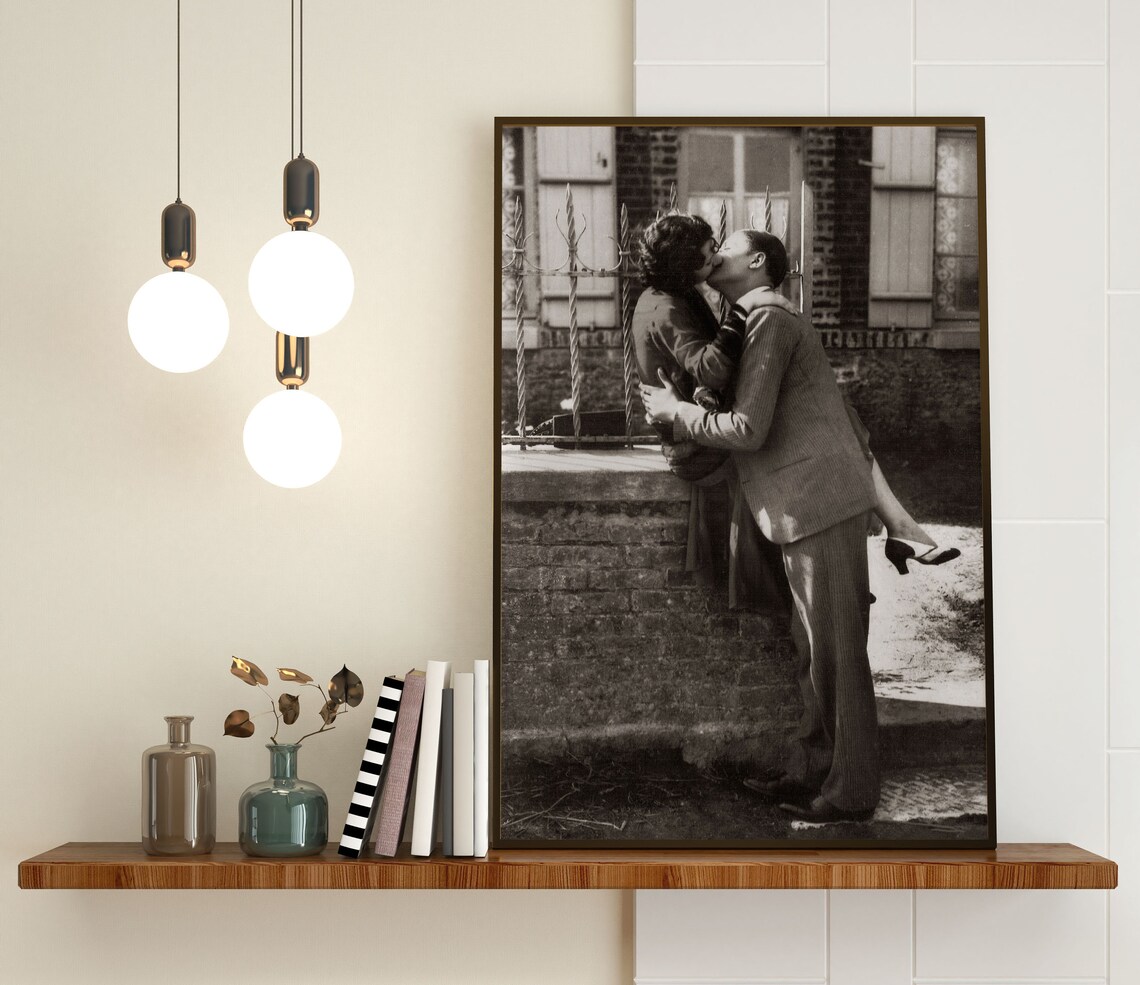 Vintage Kissing Couple Wall Art Antique Love Wall Art Print Etsy