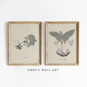 Puede incluir: Dos ilustraciones en blanco y negro enmarcadas de títeres de sombras de mano. La imagen de la izquierda muestra una mano haciendo un títere de sombra de la cara de una persona. La imagen de la derecha muestra una mano haciendo un títere de sombra de un pájaro. El texto debajo de la imagen de la izquierda dice "FRIGHT." El texto debajo de la imagen de la derecha dice "A BIRD IN FLIGHT."