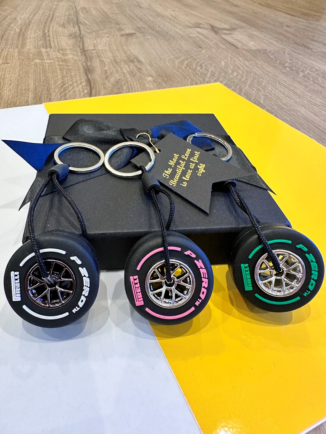 F1 Racing Souvenirs, Formula 1 Car Tire Keychain Gift, Car Keychains Unisex, Formula 1 Wheel Key