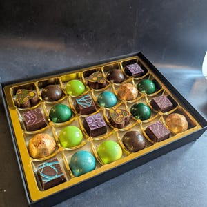 Chocolates artesanales veganos/sin lácteos - Sabores de postre. Regalo ideal.
