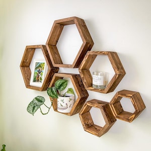 Wall Mounted Set of 6 Honeycomb Shelves , Hexagon Floating Shelves, Wood Hexagonal  Hanging Shelves, Farmhouse Honeycomb Shelves