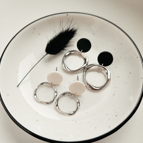 VALERIA Silber Circle Polymer Clay Ohrringe, Stecker, Minimalistisch, Handgefertigt, Hypoallergen, Statement Ohrringe, 1 Paar