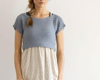 Haut côtelé sur le côté | 063 Haut côtelé sur le côté | Haut court côtelé bleu pâle | Pull en coton | Haut en coton côtelé | Motif Jo Sharp