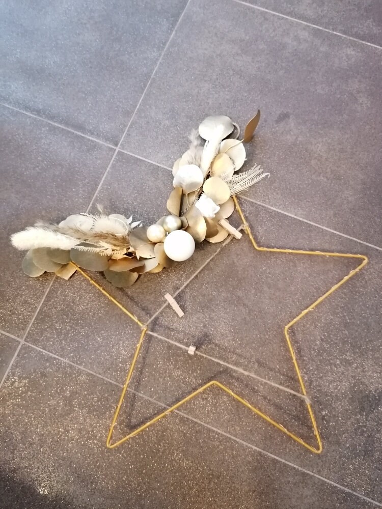 Couronne de Fleurs Séchées en Forme d'étoile Lumineuse