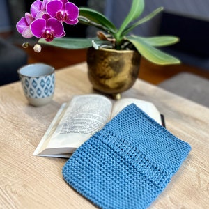 Custodia per libro tascabile all'uncinetto