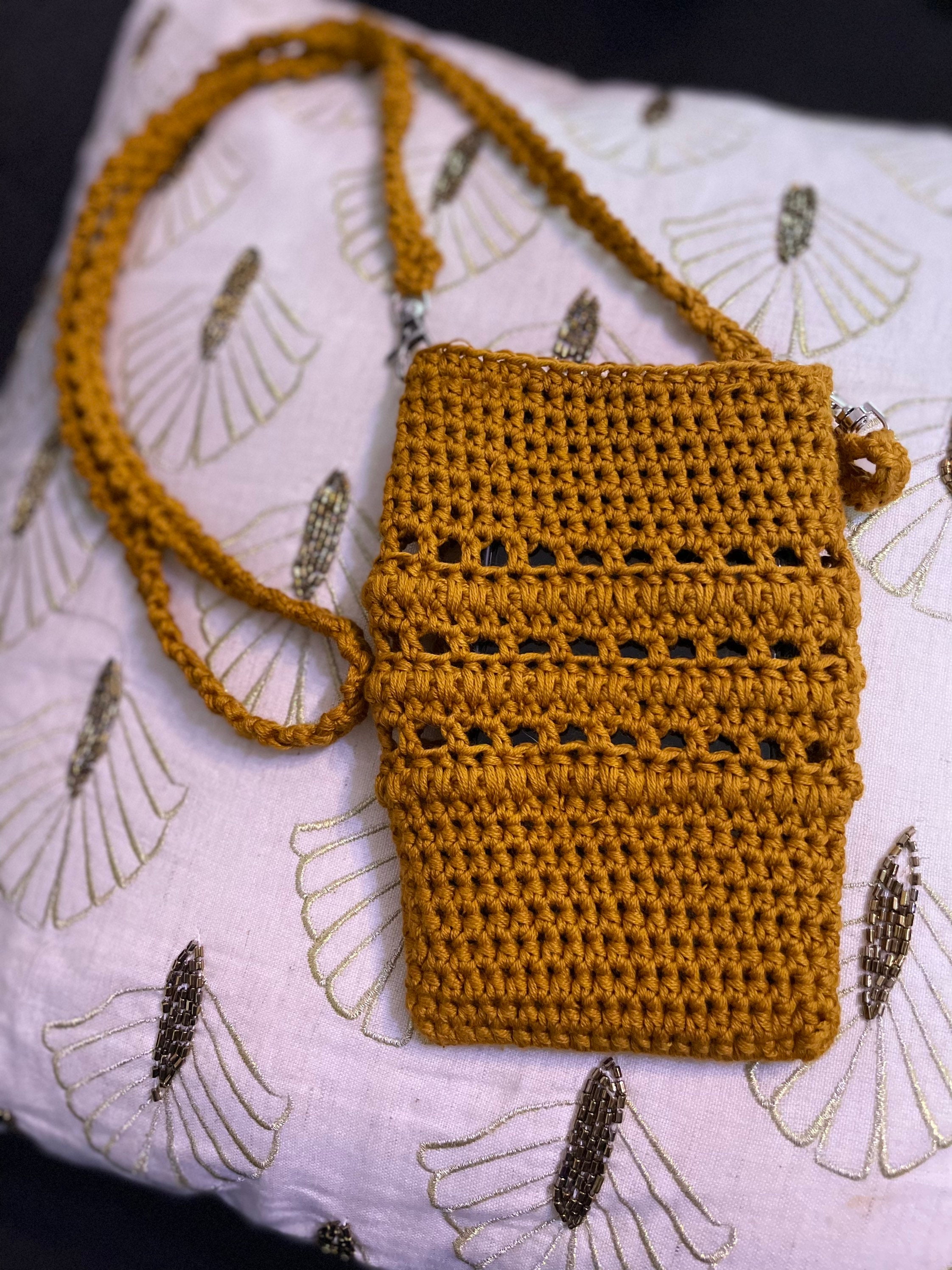 Petit sac telephone portable, France