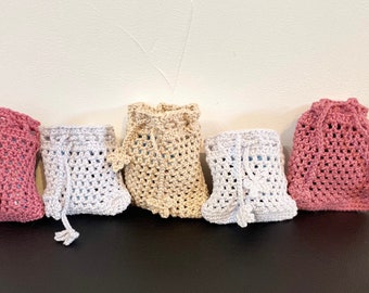 Pequeño monedero de crochet
