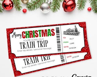 Op de afbeelding: Rode en groene kersttreinkaartje om te printen met de tekst "Merry Christmas You're going on a Train Trip" en "Enter trip details/personal message". Het kaartje heeft een zwart-witte illustratie van een locomotief. Het kaartje is volledig bewerkbaar in Canva.