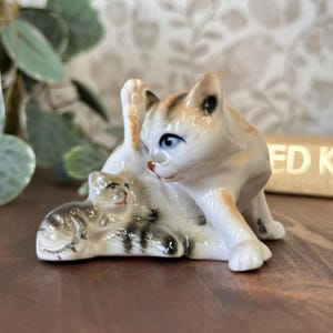 Vintage Cat Kitten Figurine, Hand Painted Porcelain, Retro Animal Ornament, Cat Lover Gift