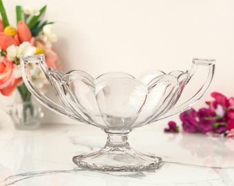 Jarrón trofeo de cristal estilo Art Déco vintage con borde festoneado para centro de mesa.