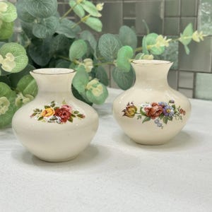 Paar Sadler 103 vazen met knop bloemen bolvorm gouden rand