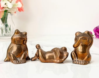 Juego de 3 figuritas de ranas vintage de latón macizo para una decoración original con motivos de animales.