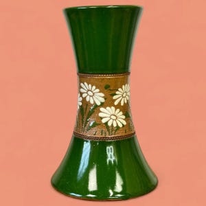 Jarrón de cerámica verde margarita Art Nouveau de Langley Mill Lovatt