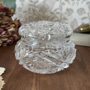 Vintage Crystal Lidded Pot Cut Glass Dresser Trinket Jewellery Box Vanity Dish
