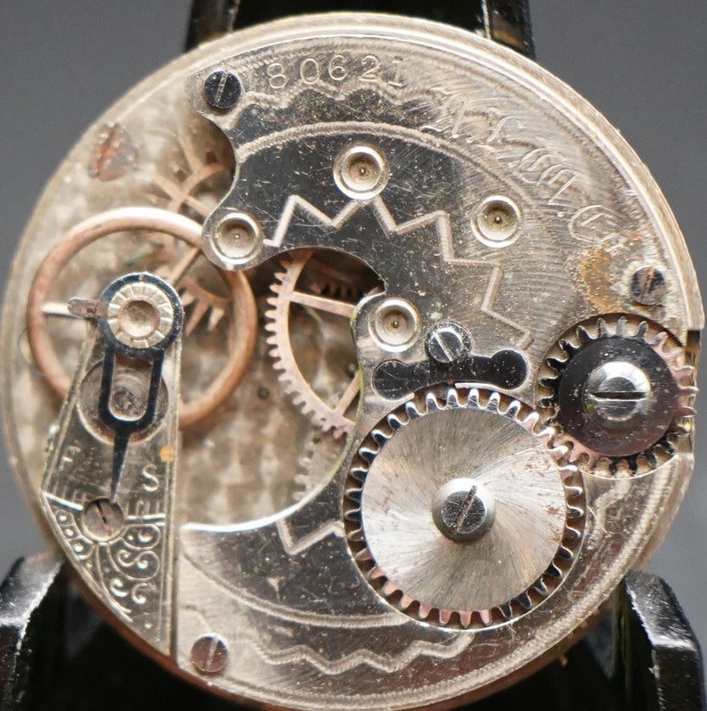 Vintage New England Watch Co. Movement. Incomplete, Not Running. Year 1890 - 1914. For Parts. Not Running. 画像 7
