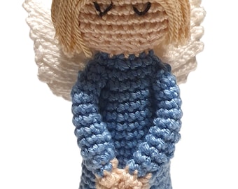 Handcrafted amigurumi angel/angel.