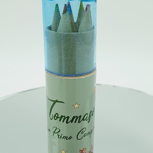 Mini lápices de colores, mini colores pastel en estuche de cartón cilíndrico con capuchón, sacapuntas personalizado con temática de Peter Pan