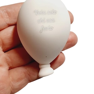 Gessetto profumato a forma di palloncino in vari colori personalizzato con testo a scelta per Nascita, Battesimo, Comunione, Matrimonio...