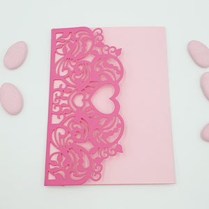 Invito con cuore intagliato personalizzabile per ogni occasione: Battesimo, Comunione, Cresima