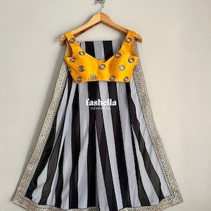 Stripes Saree/ Black and White Saree/ Indian Saree/ Sari with Blouse/ Yellow Party Saree/ Indian women&#39;s sari/ Saree & Blouse/ Sari Blouse