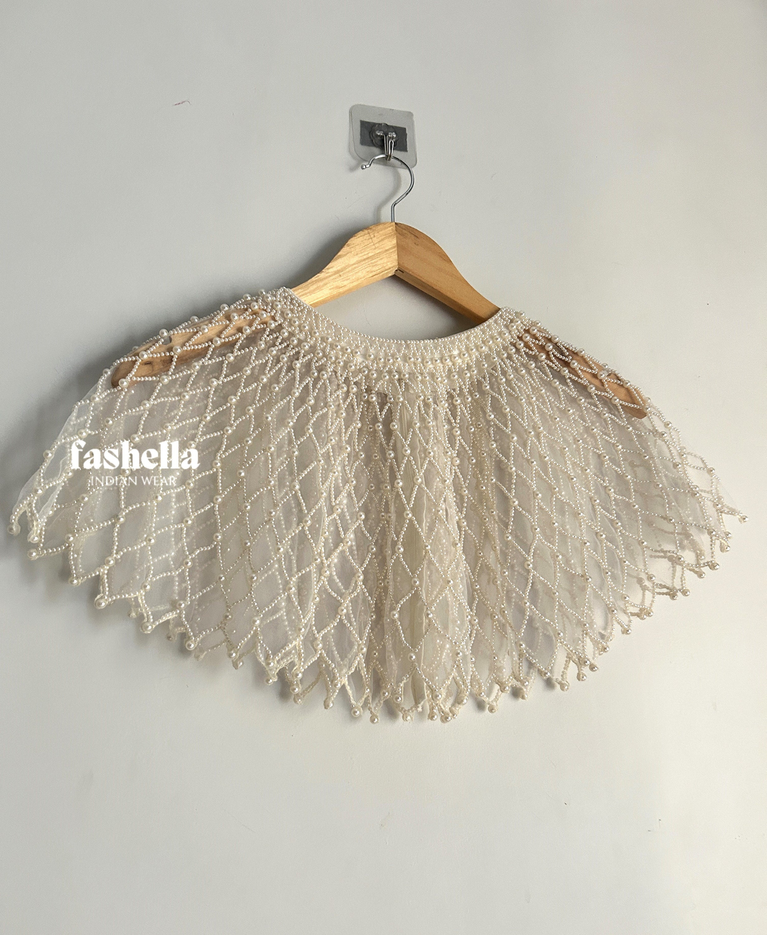 オッフェン　Offen scallop pearls pattern/BEIGE Arizona Tile - S-Series - Porcelain Scallop Mosaic - Soft