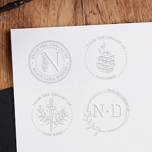 Grabador en relieve personalizado de la biblioteca de libros De la biblioteca de libros Pertenece a Ex Libris Regalo para amantes de los libros