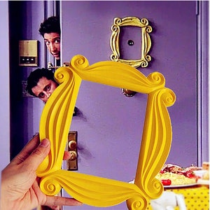 Monica Friends door frame with clip