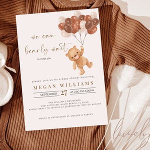 possiamo aspettare con impazienza l&#39;invito al baby shower, l&#39;invito al baby shower con palloncini a forma di orso, di genere neutro