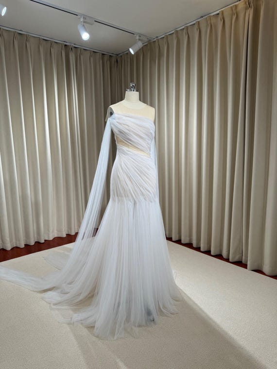 Minimalist Soft Tulle Mermaid Wedding Dress | Venus - Etsy