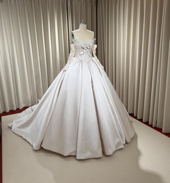 Detachable Lace Long Sleeve Satin Corset Basque Waist Wedding Ballgown with Bow | Victoria