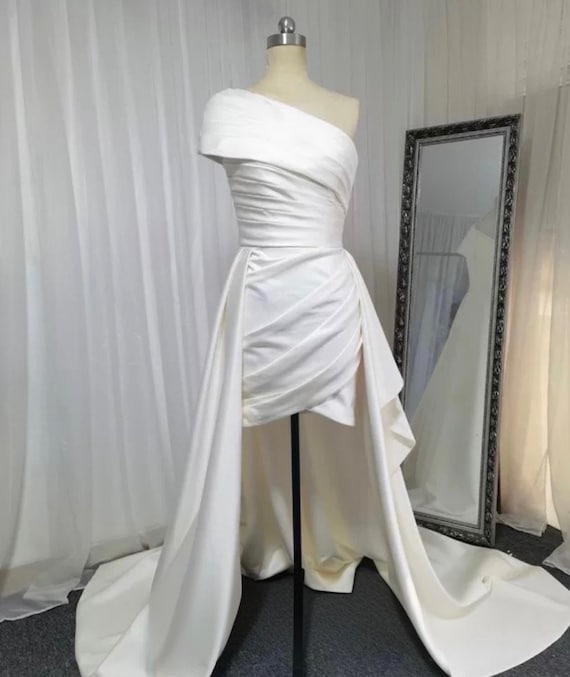open lace back dress Special Two-Piece Tulle Hi-Lo Wedding Dress Lace Short Sexy One Shoulder with Long Sleeve On One Side main image 1
