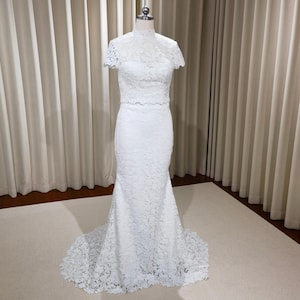 Hoogsluitende tweedelige zeemeermin trouwjurk met korte mouwen en kanten korset |  Brooklyn: